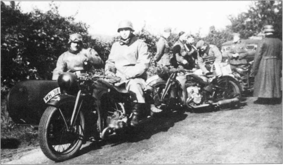 Мотоциклы Вермахта. Военное фото. Иллюстрация 46